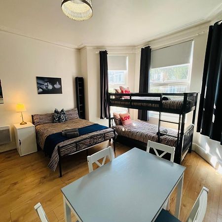 Wonderful Fully-Equipped Studio Near Central London 8 Extérieur photo